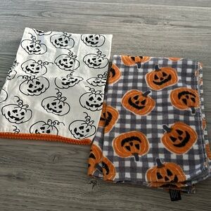2 Halloween dish towels pumpkin
